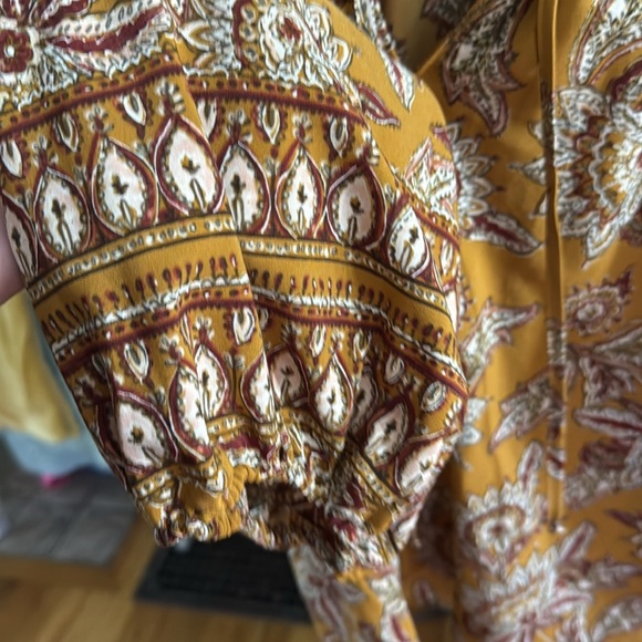 Evereve Mustard Floral Women's Top - Picture 3 of 4